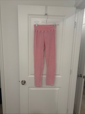 NWOT Pink Stretch Leggings — Comfortable Everyday Activewear